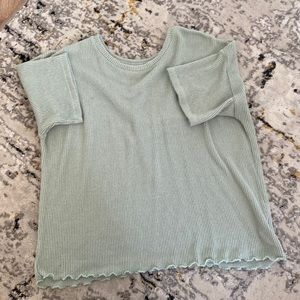Size large American eagle T-shirt with ruffles on the bottom